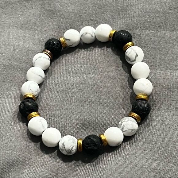 White Marble Howlite & Black Lava Handmade Beaded Bracelet - Picture 4 of 5